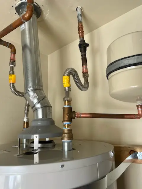 Water heater installation and plumbing repair in Como